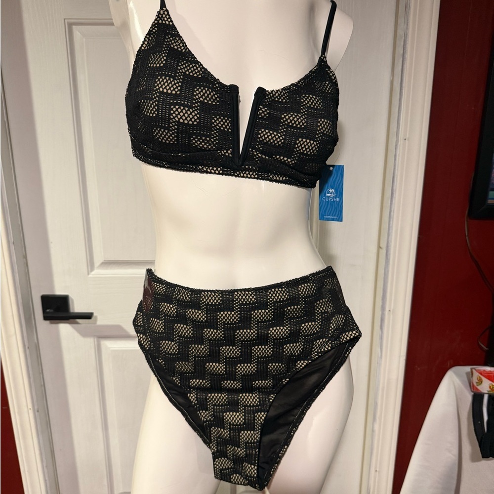 Cupshe Black Bikini with High-Waisted Design